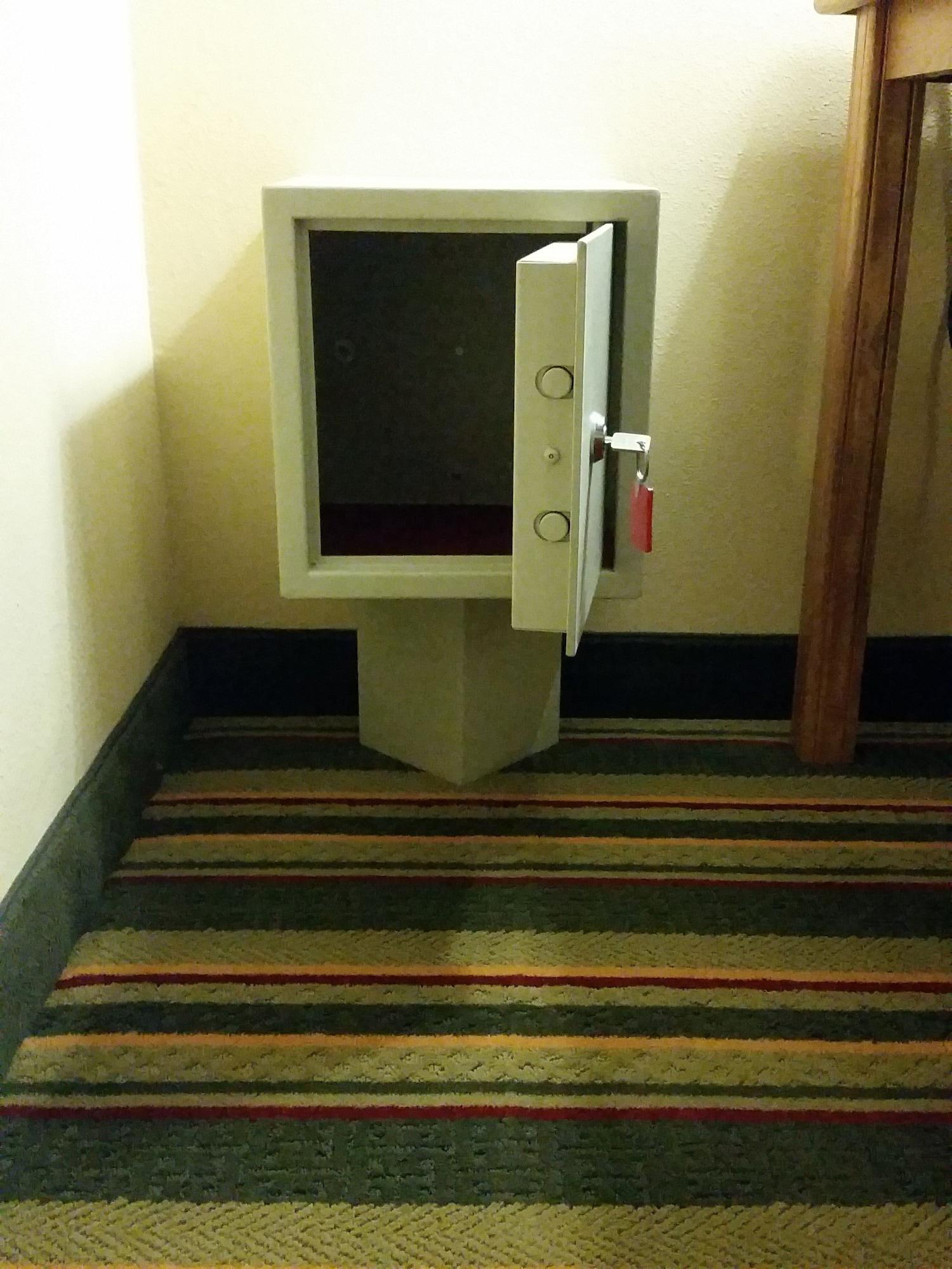 Super 8 By Wyndham Ottawa Starved Rock Hotel Eksteriør billede
