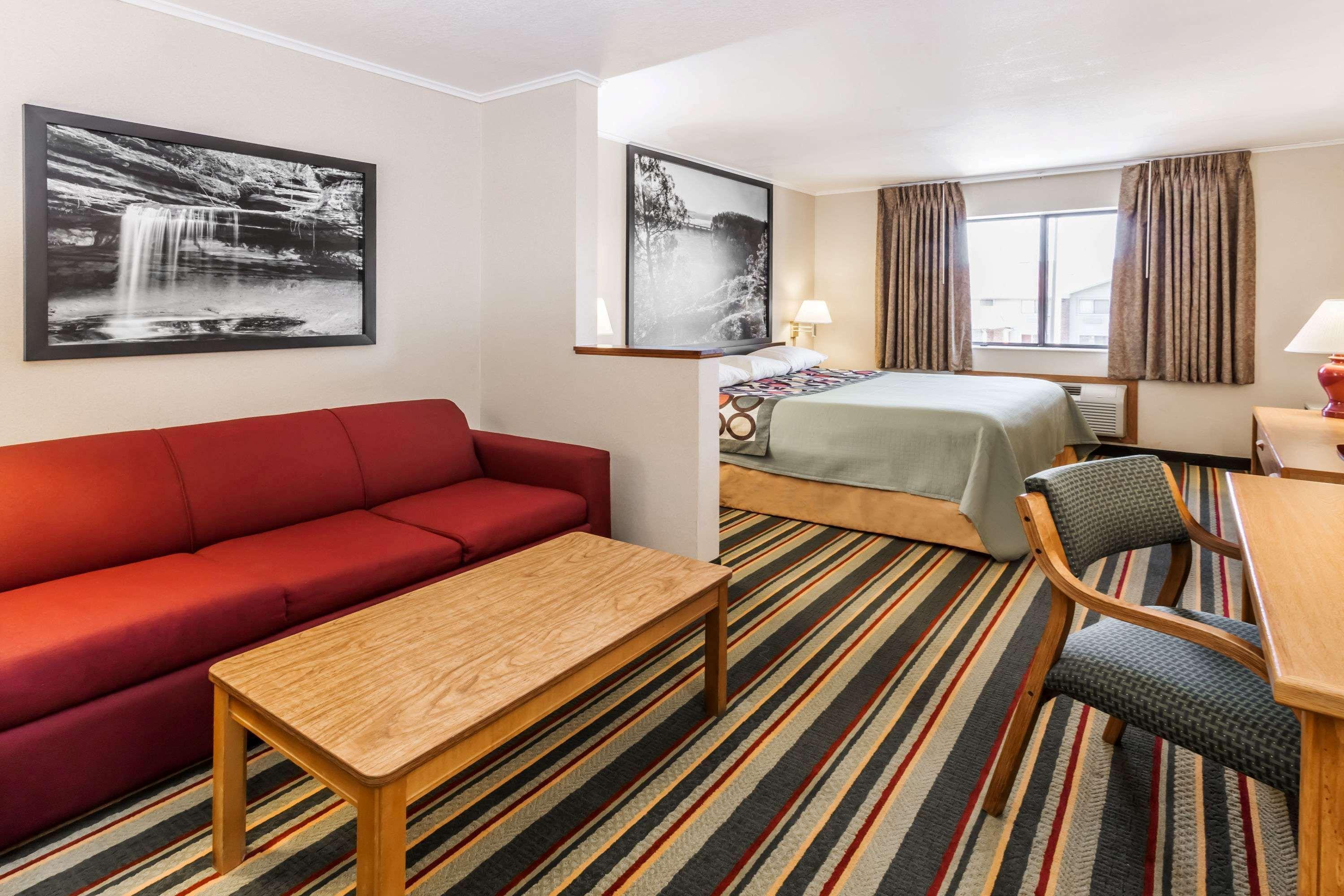 Super 8 By Wyndham Ottawa Starved Rock Hotel Eksteriør billede