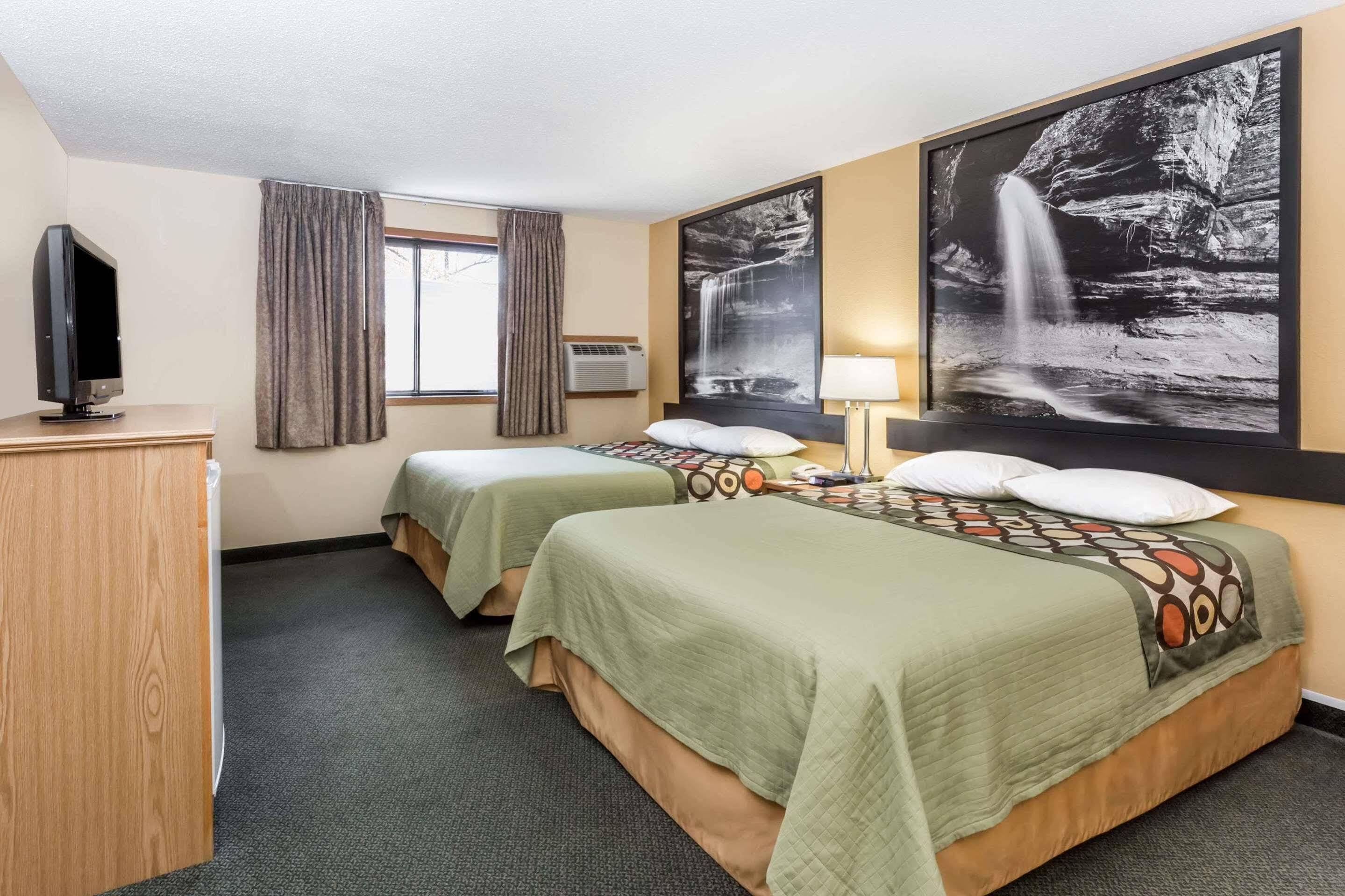 Super 8 By Wyndham Ottawa Starved Rock Hotel Eksteriør billede